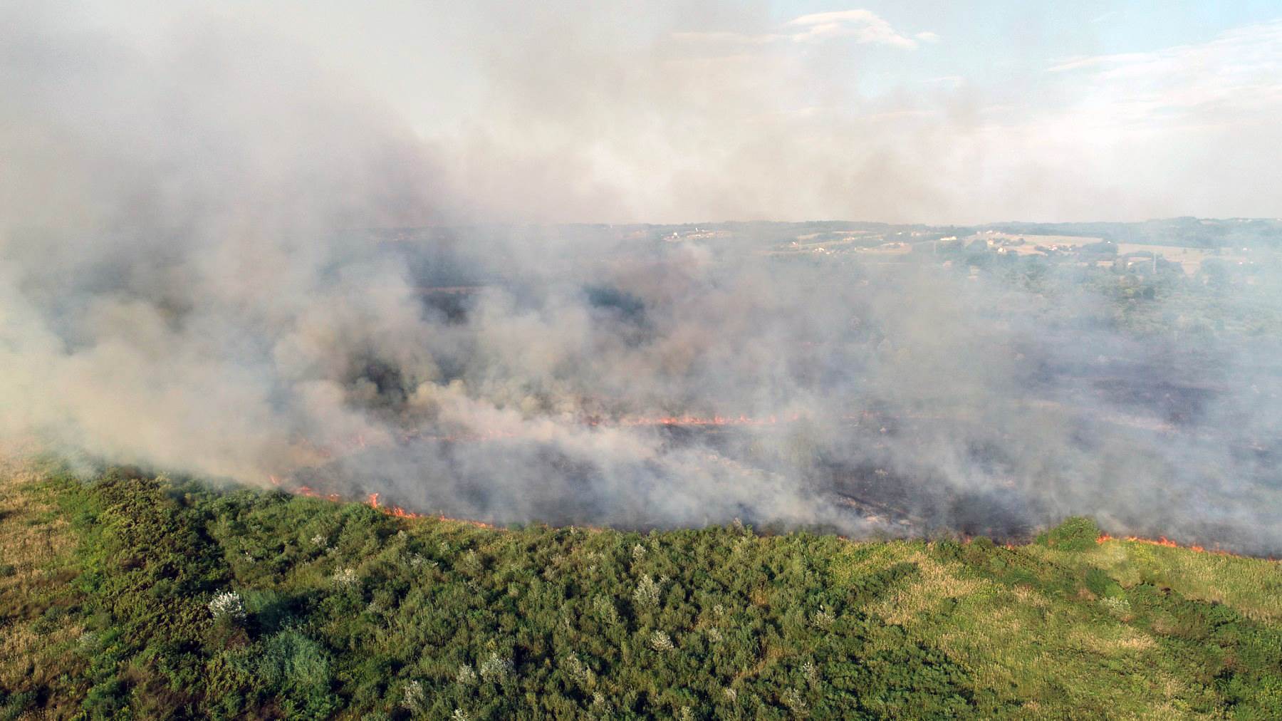  Gori nisko rastinje kod Prnjavora, nema ugroženih objekata (FOTO) 