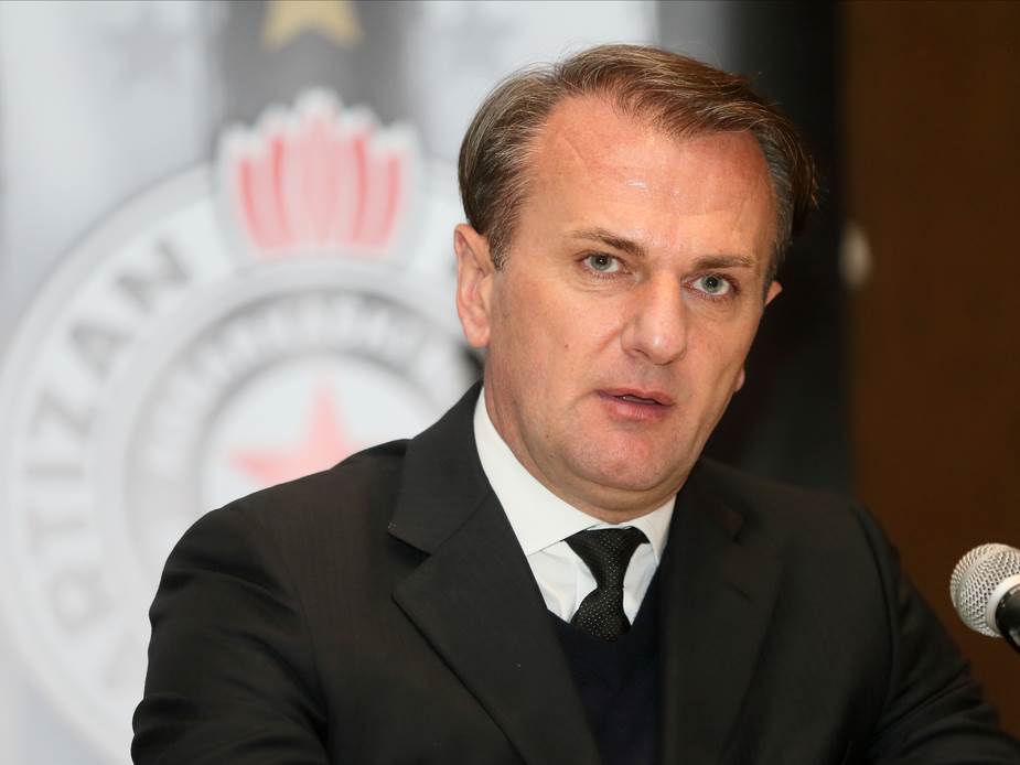 ostoja mijailović uz rukometni klub partizan 