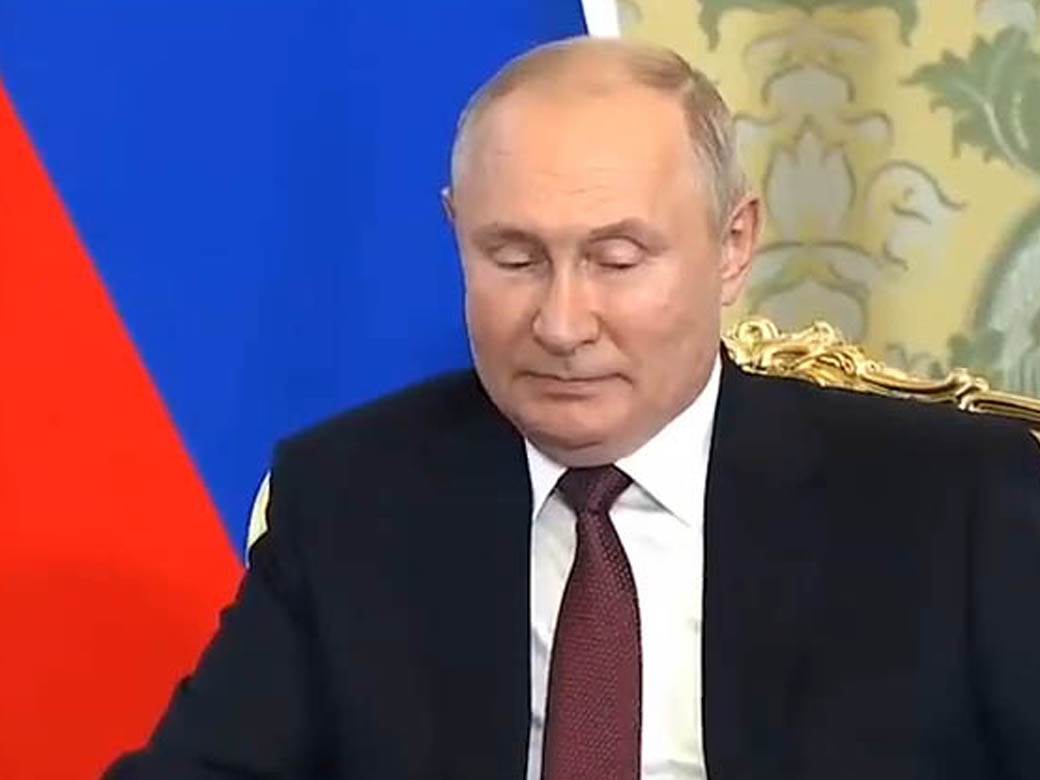  Učenik ispravio Putina nasred časa istorije: Predsjednik Rusije pogrešio! Đak skupio hrabrost, a onda... (VIDEO) 