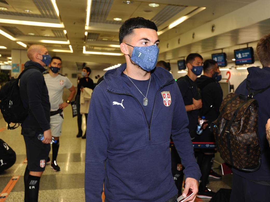  nemanja radonjić potpisao za benfiku 