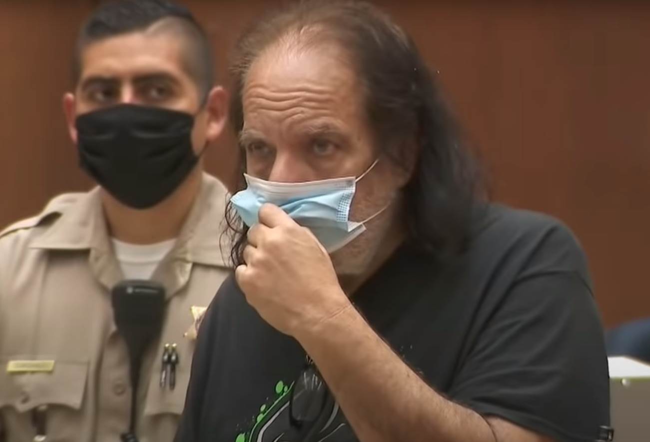  Poznati porno glumac optužen za užasna zlostavljanja, optužnica ima 30 tačaka 