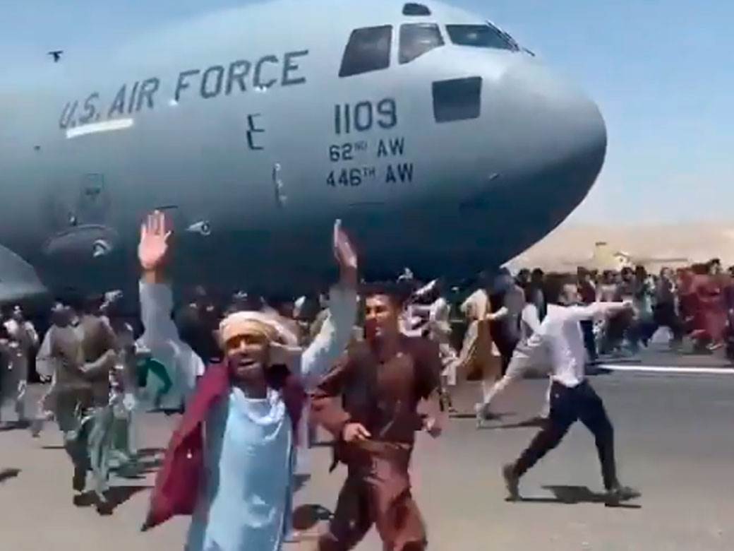  Posljednji američki avion napustio Kabul, talibani slave širom Avganistana 