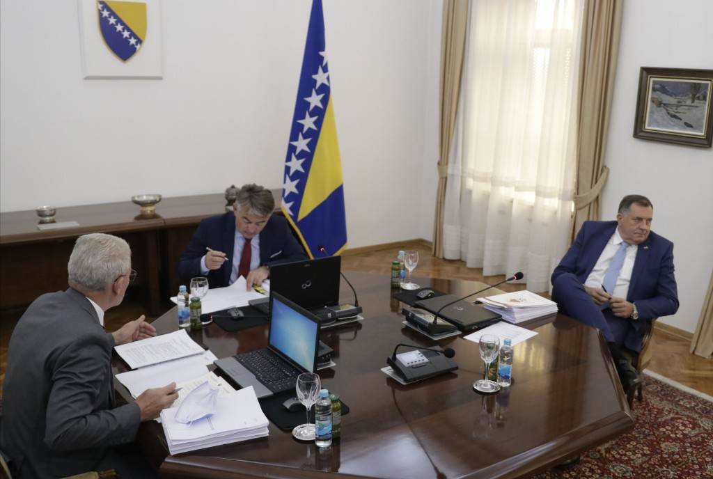 Dodik napustio sjednicu Predsjedništva BiH 