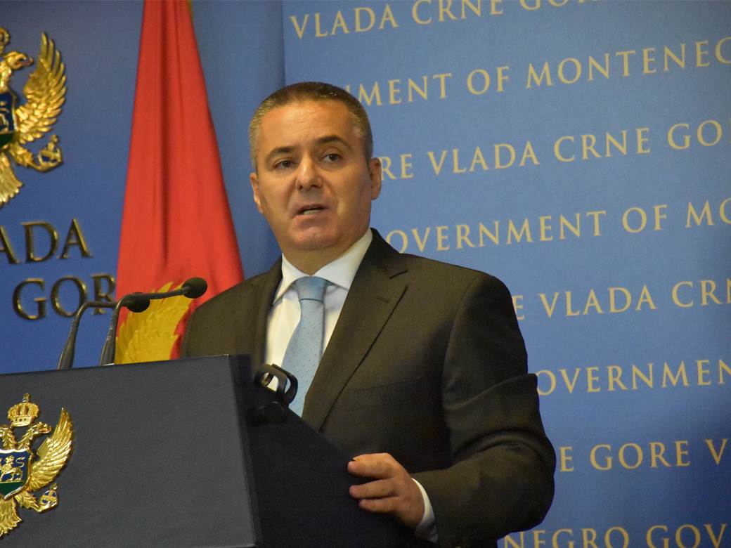  Uhapšen Veselin Veljović: Lisice stavljene na ruke savjetniku predsjednika Crne Gore poslije incidenta na Cetinju 