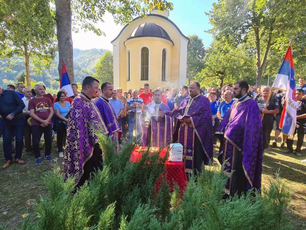  Incident za vrijeme parastosa za Srbe stradale kod Vozuće 