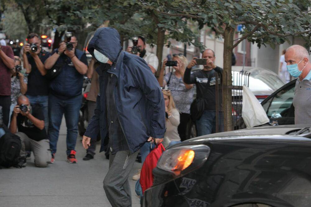  Mika Aleksić stigao kući fotografije 