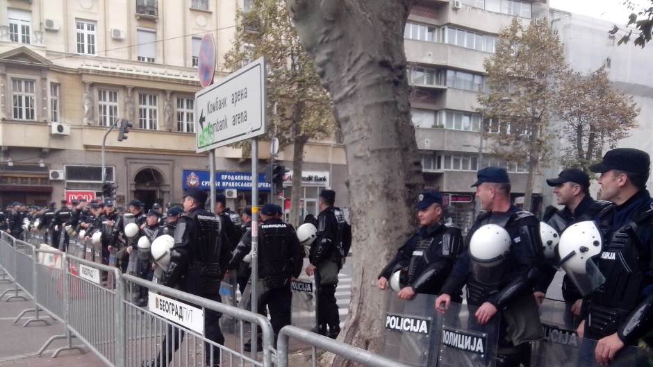  Policija se povlači sa ulica Beograda 