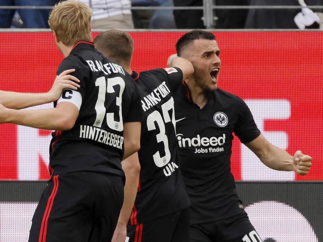  filip kostić vratio se u tim ajntrahta i postigao gol 