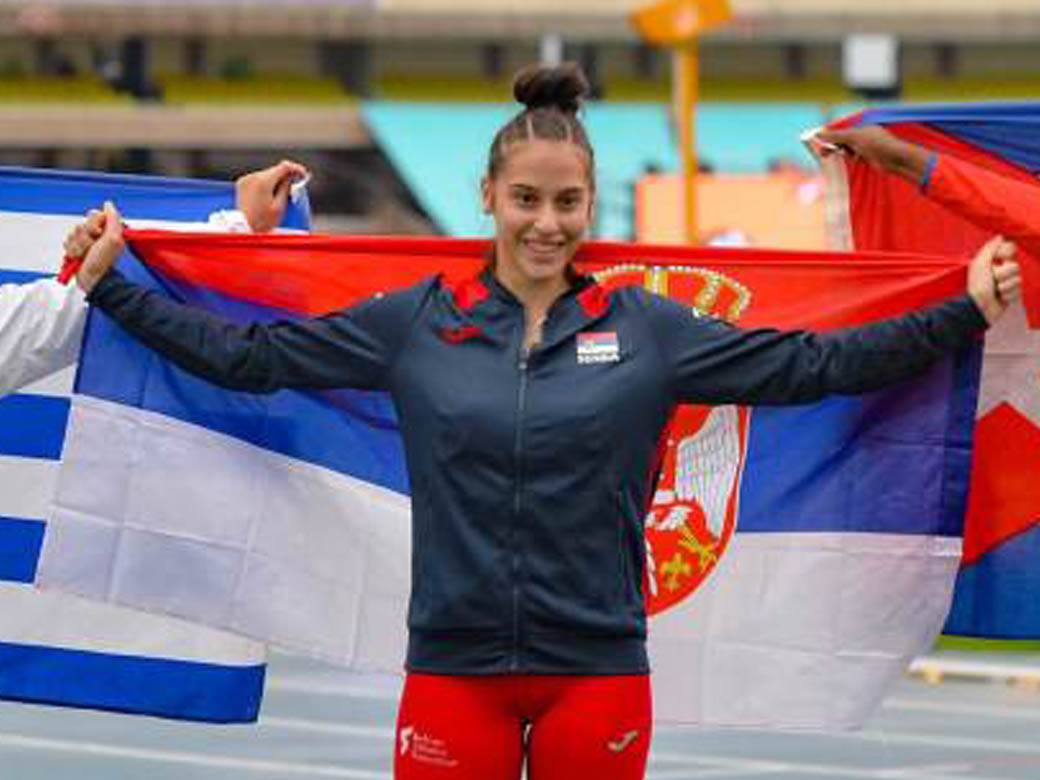  Adriana-Vilagos-oborila-Evropski-rekord-do-18-godina 