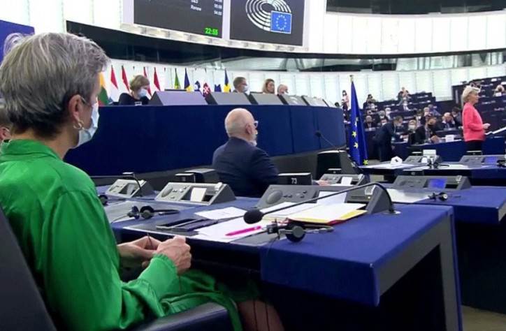  Štrikala na sjednici Evropskog parlamenta (VIDEO) 