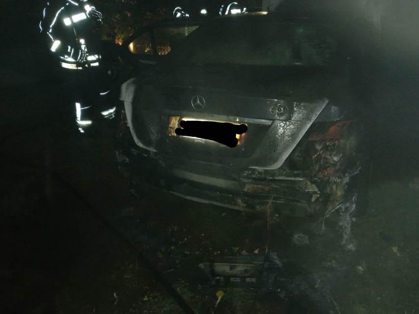  Izgorio "mercedes" u Banjaluci 