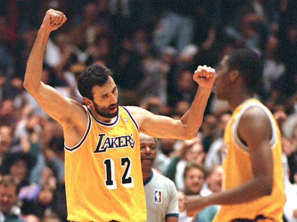  Vlade-Divac-medju-najvecim-legendama-NBA-lig 