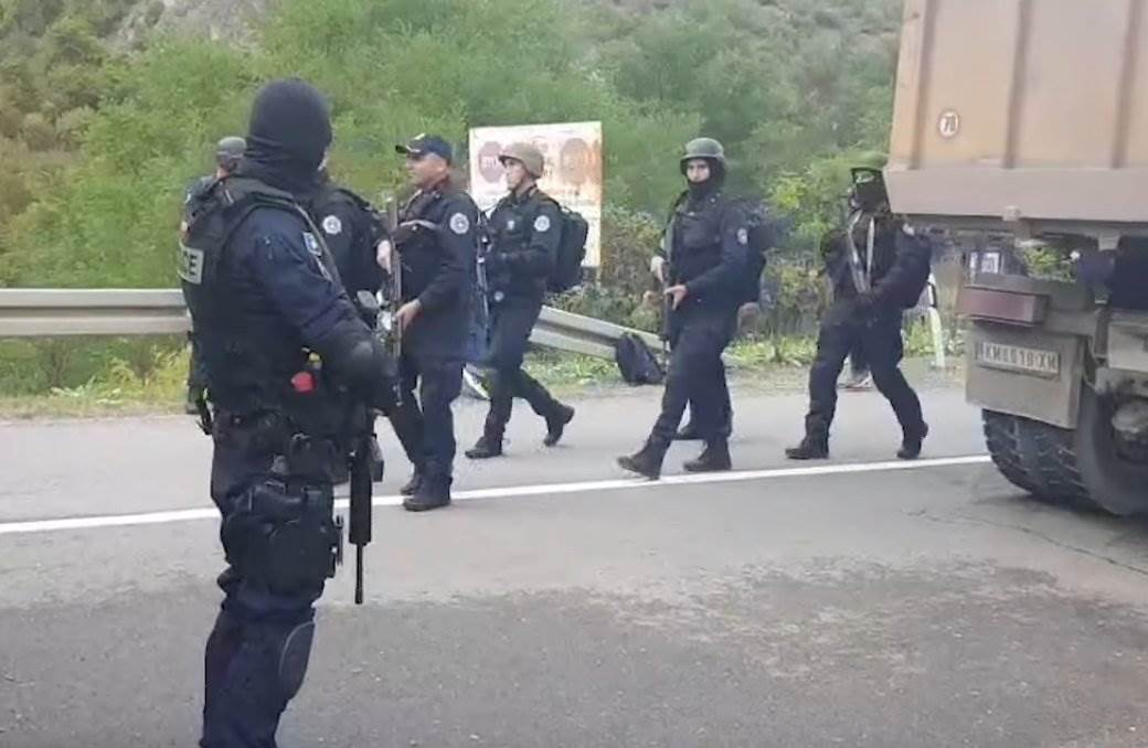  Oklopna vozila ROSU krenula na KiM 