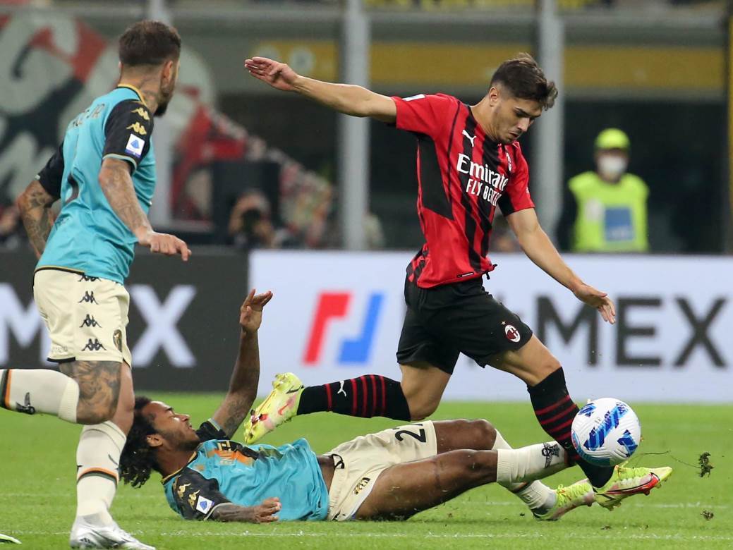  Milan se namučio, ali ipak slavio: Dijaz u 17. meču konačno pogodio na "San Siru"! 