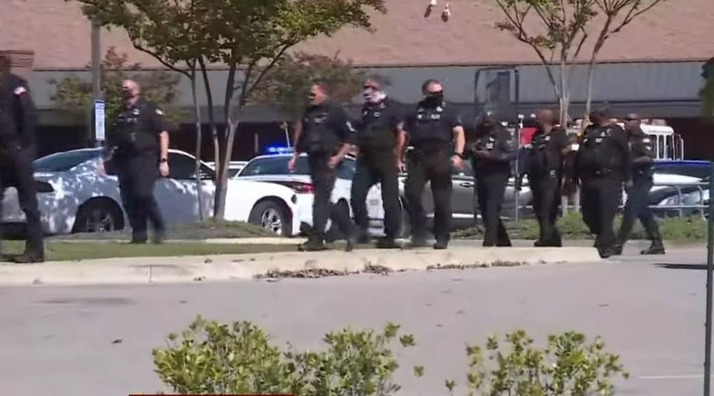  Jedan poginuo u masovnoj pucnjavi u Memfisu 