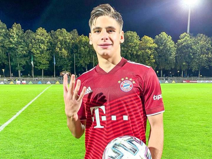 nemanja motika potpisao za crvenu zvezdu 