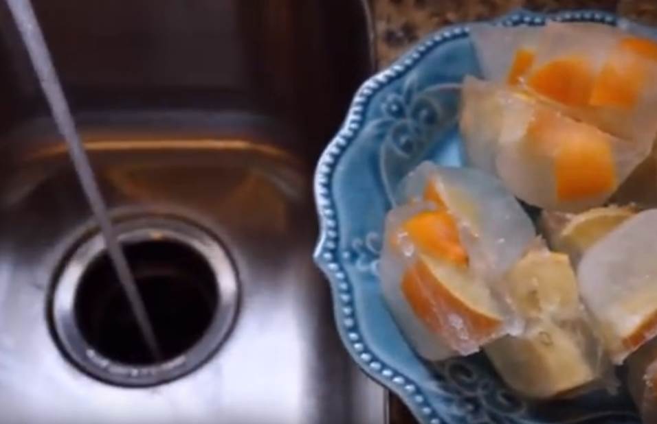  Riješite se neugodnog mirisa iz sudopere: Ova 2 sastojka već imate u kući, a sve je gotovo bukvalno preko noći 