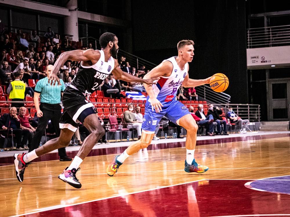  Aleksa Radanov prešao u Peristeri 