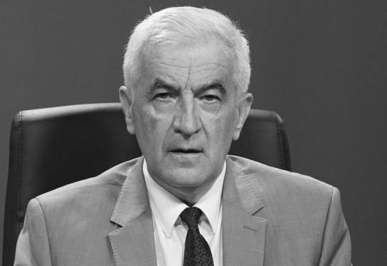  Preminuo federalni ministar zdravstva Vjekoslav Mandić 