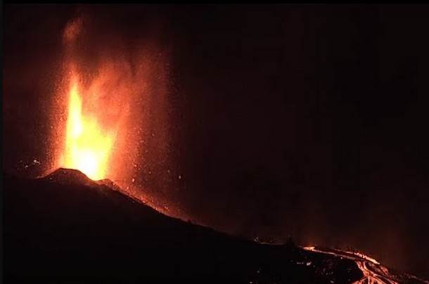  Vulkan u Španiji izbacuje blokove lave veličine zgrade! VIDEO 