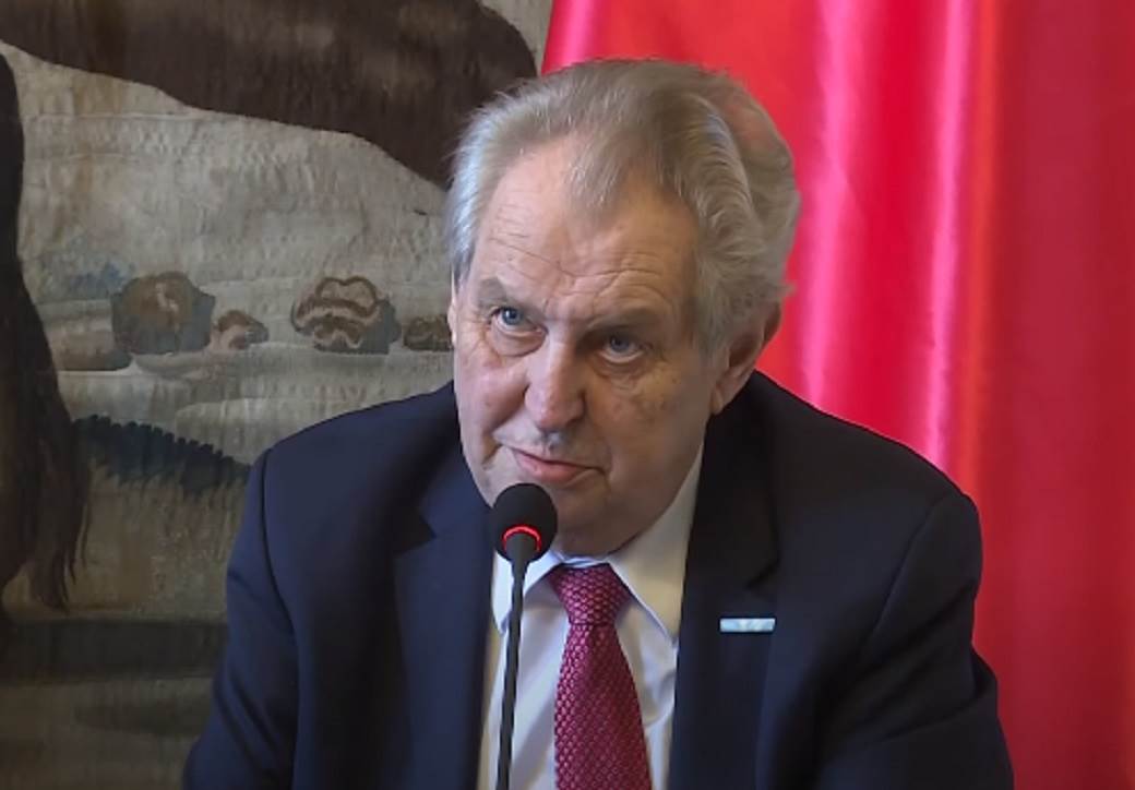  Predsjednik Češke ponovo u bolnici: Miloš Zeman pušten na kućno liječenje, pa saznao da ima koronu 