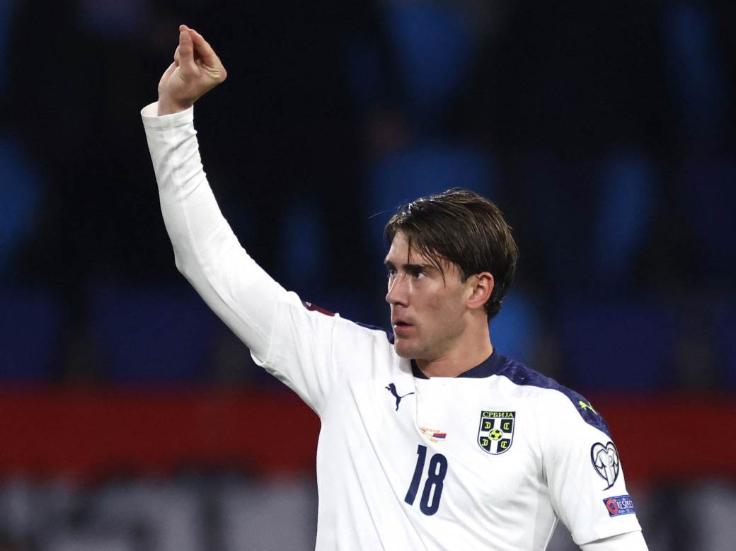  totenhem ne želi dušana vlahovića  