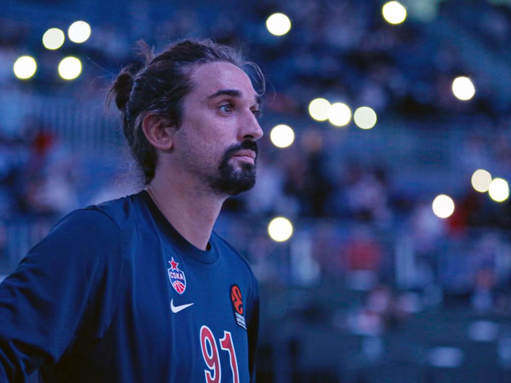  Aleksej Šved ide u Kinu 