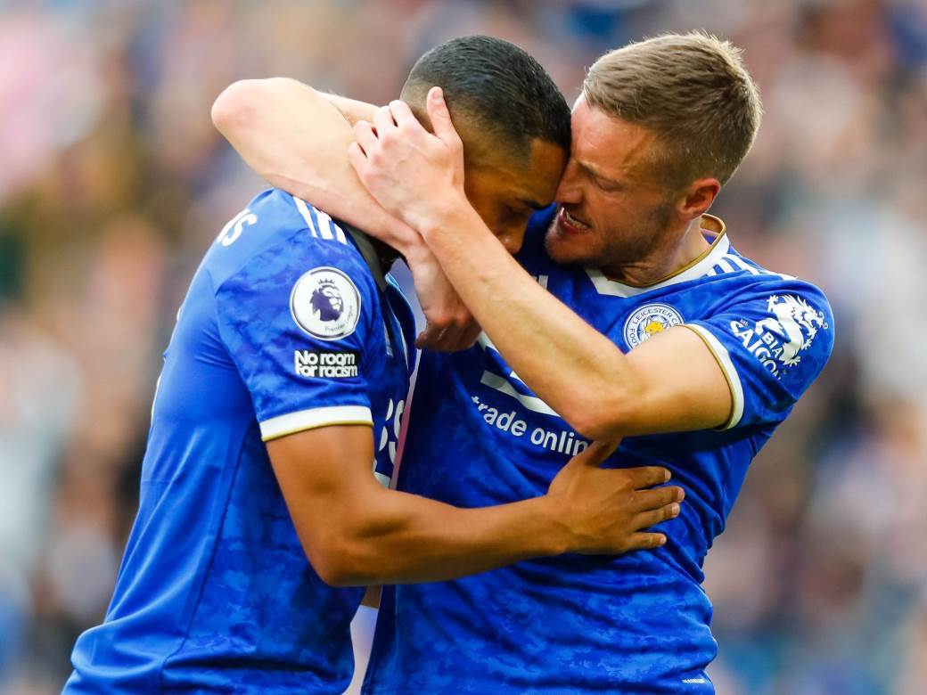  engleska premijer liga lester mančester junajted 4 2  