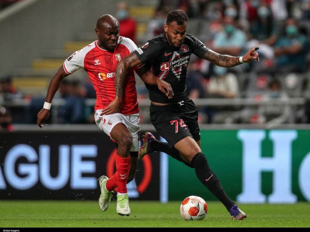  mitjiland fale dva igrača pred zvezdu 