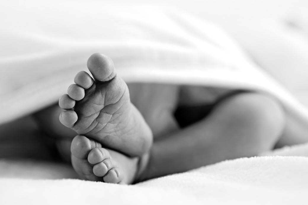  Tragedija u Beogradu: Žena se porodila kod kuće - beba preminula 
