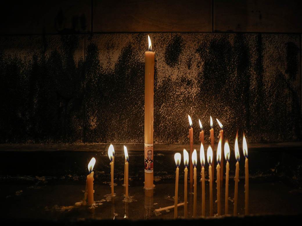  Grčka pravoslavna crkva od vjernika traži potvrdu o vakcinaciji 