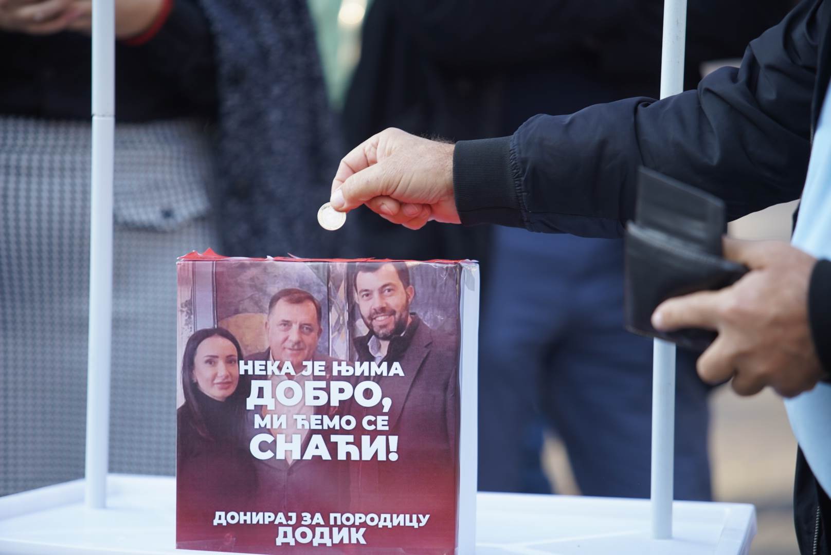  Opozicija u Banjaluci skupljala pomoć za Dodika 