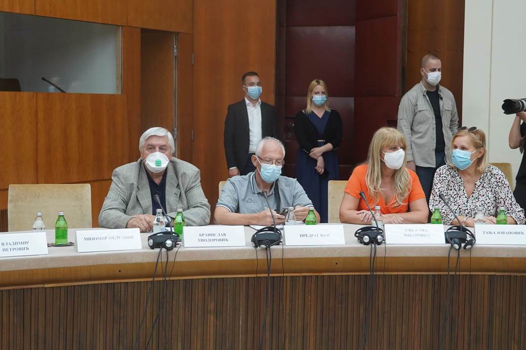  Nove mjere u Srbiji: Kovid propusnice poslije 20 časova, produžen raspust 