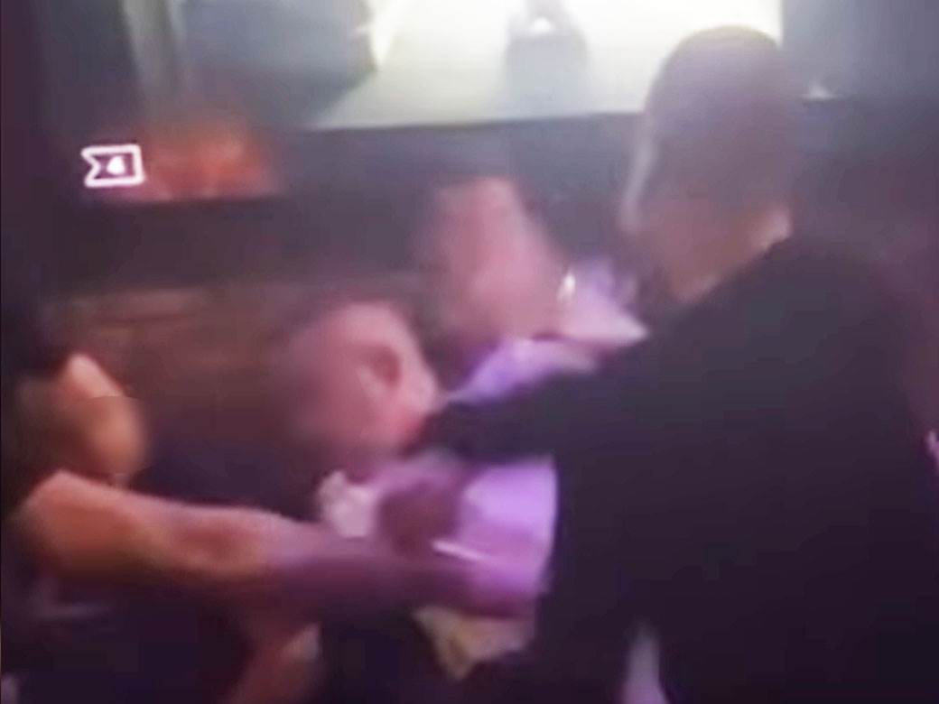  Posušje: Krvava tuča u noćnom klubu - braća napala gazdu, razbili mu glavu i slomili nogu, pa pobjegli (VIDEO) 