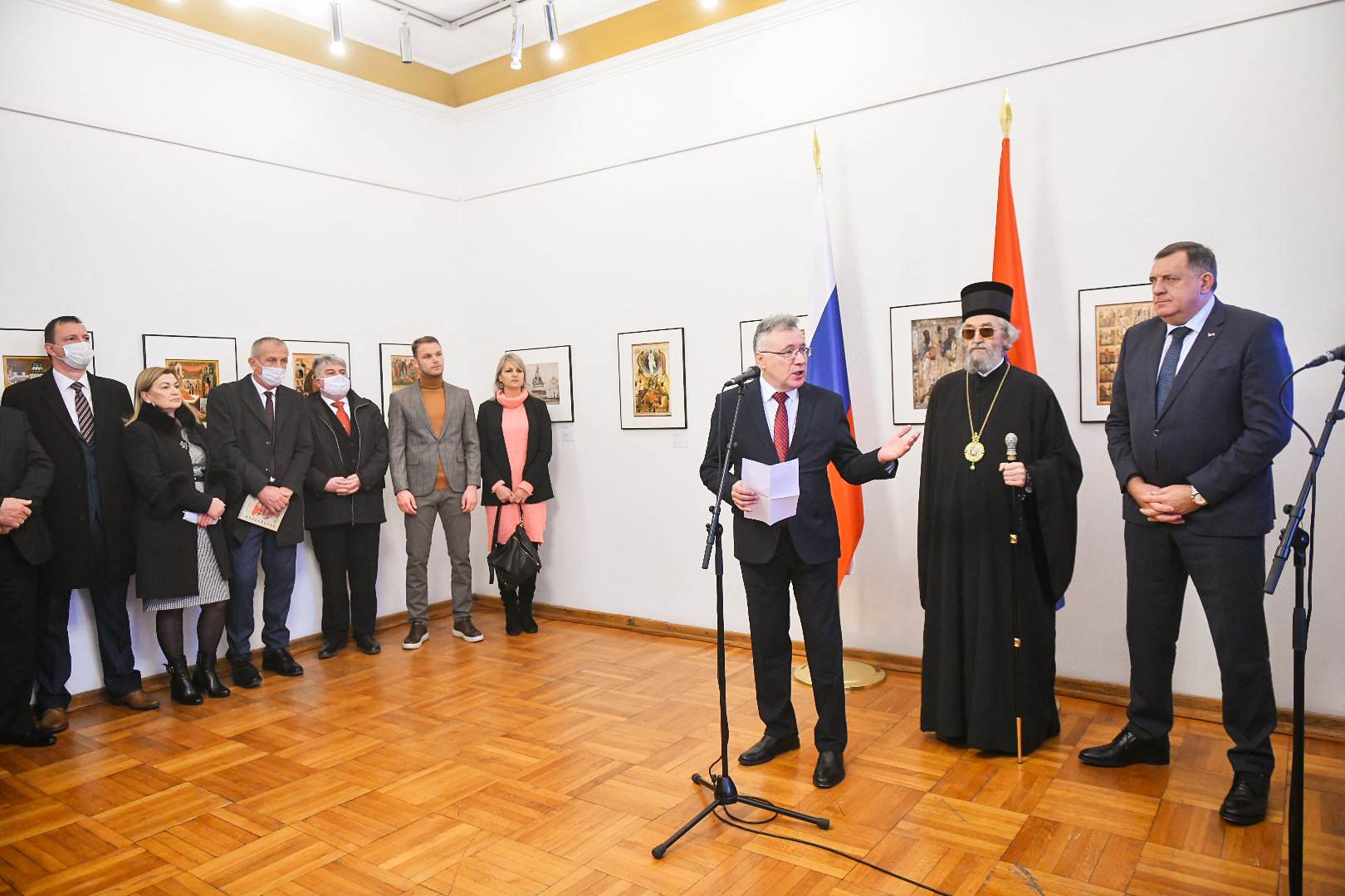  Dodik i Stanivuković posjetili rusku izložbu u Banskom dvoru 
