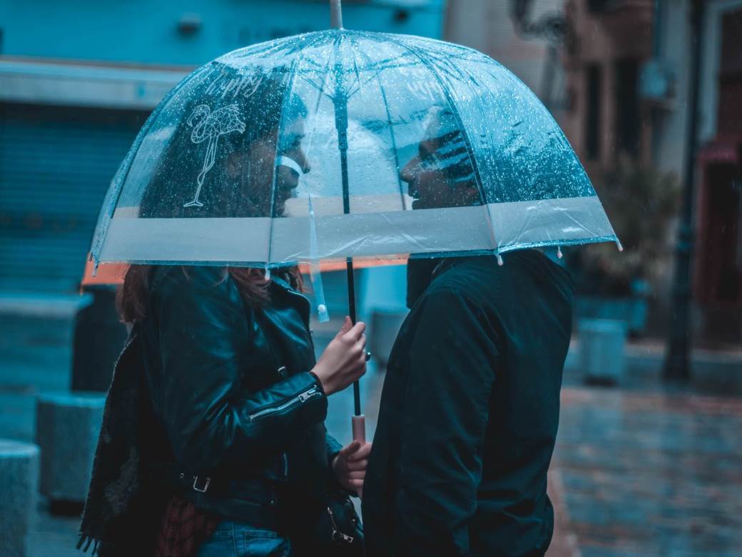  water-rain-blue-street-city-life-friendship-umbrella-friends-raindrops-people-talking_t20_P040PR.jpg 
