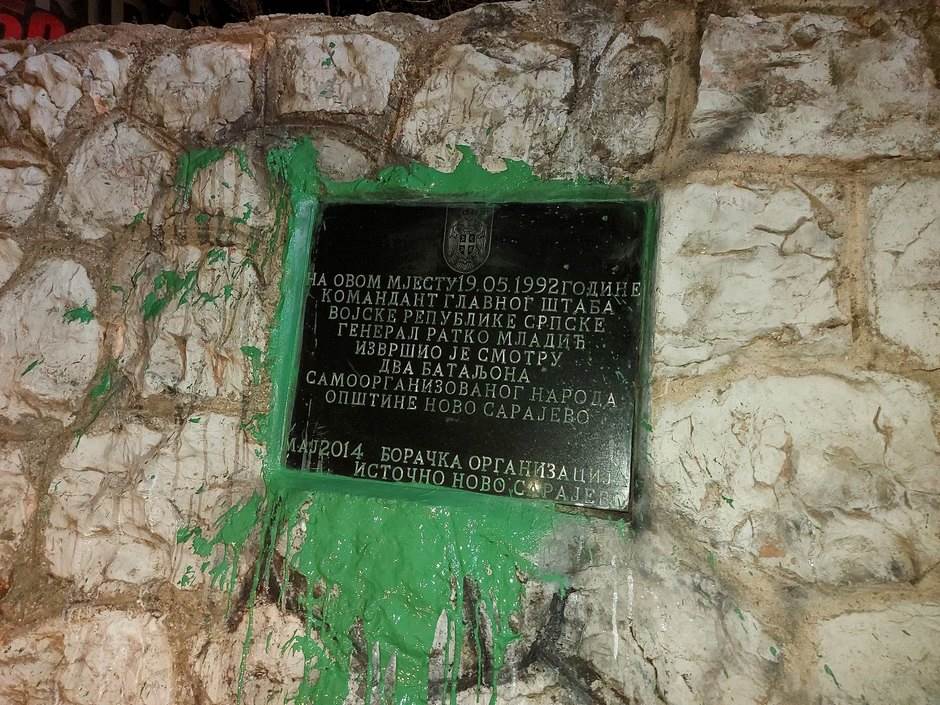 Spomen-ploča na Vracama ponovo oskrnavljena, ali i očišćena 