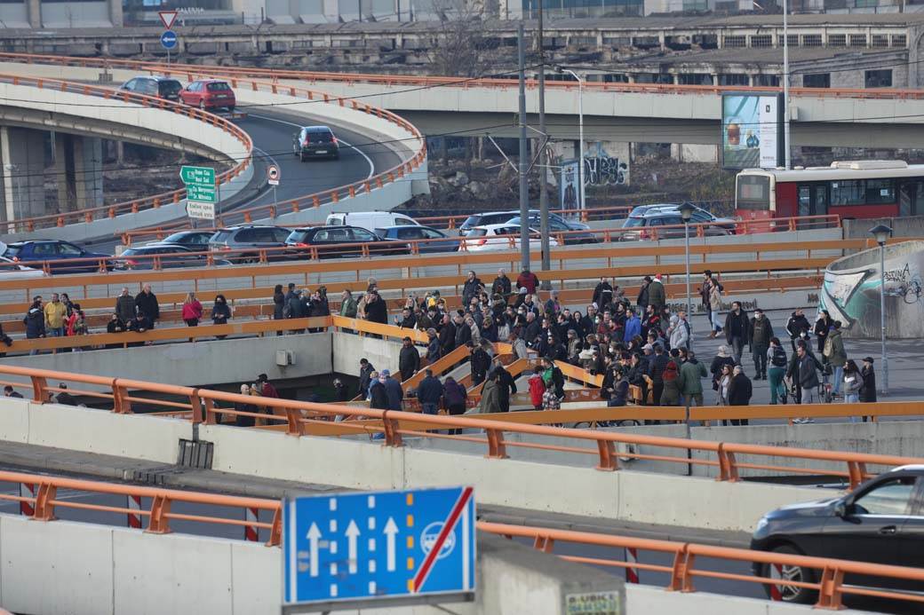  U Beogradu blokirana Gazela, Novi Sad blokiran iz tri pravca 