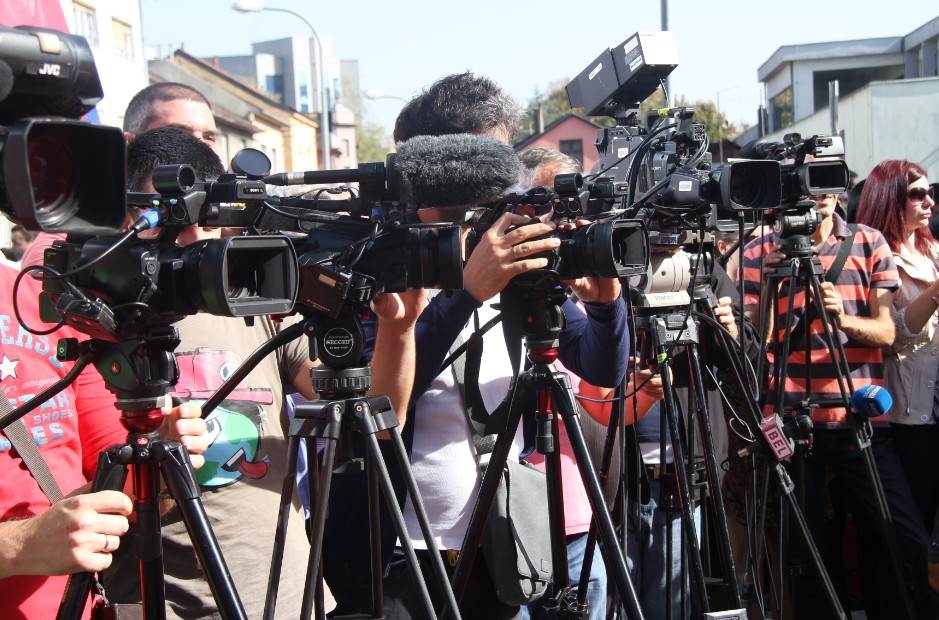  Brojne novinarske ekipe u Hagu  