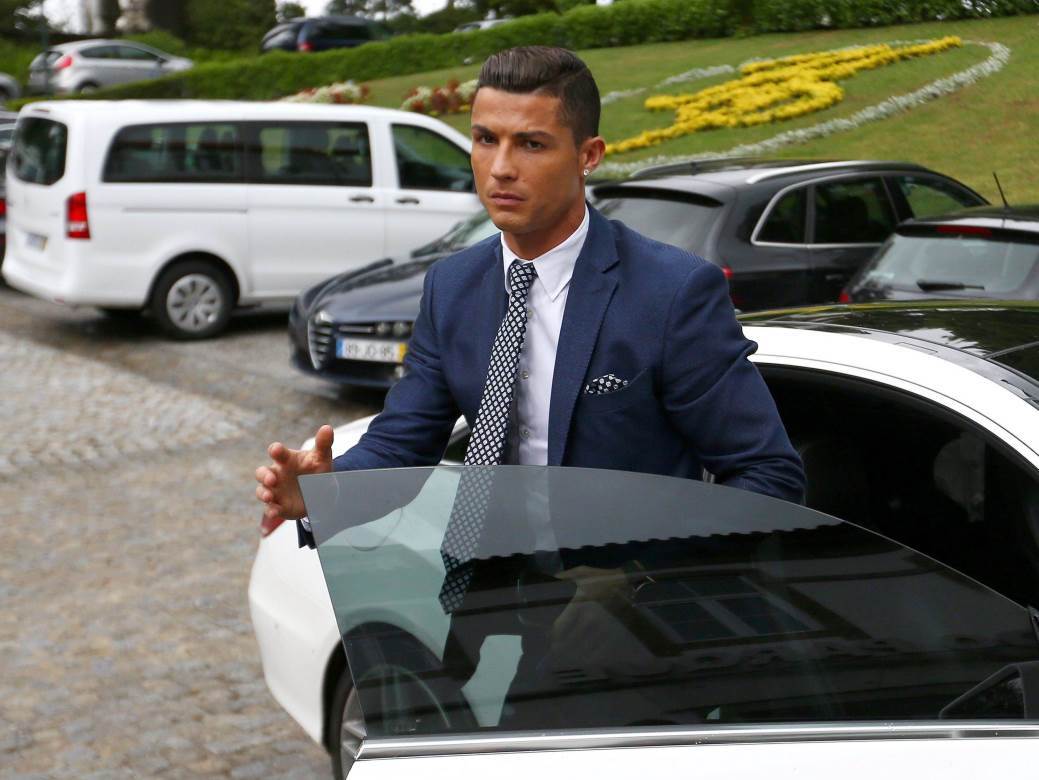  Tužilac ispituje Ronaldov "tajni dogovor" sa juventusom! 