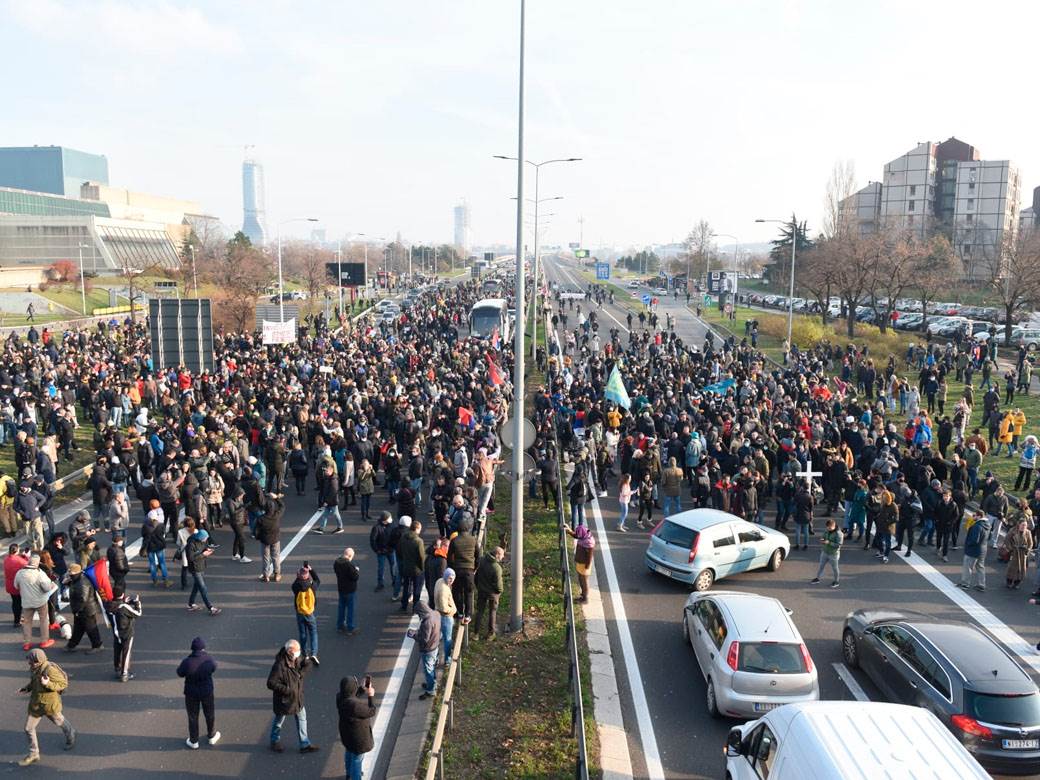  Završeni ekološki protesti u Srbiji: Auto-put odblokiran, saobraćajnice u Beogradu su prohodne 