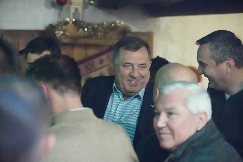  Dodik se zahvalio Nešiću: "Nismo ni sumnjali u pobjedu..." 