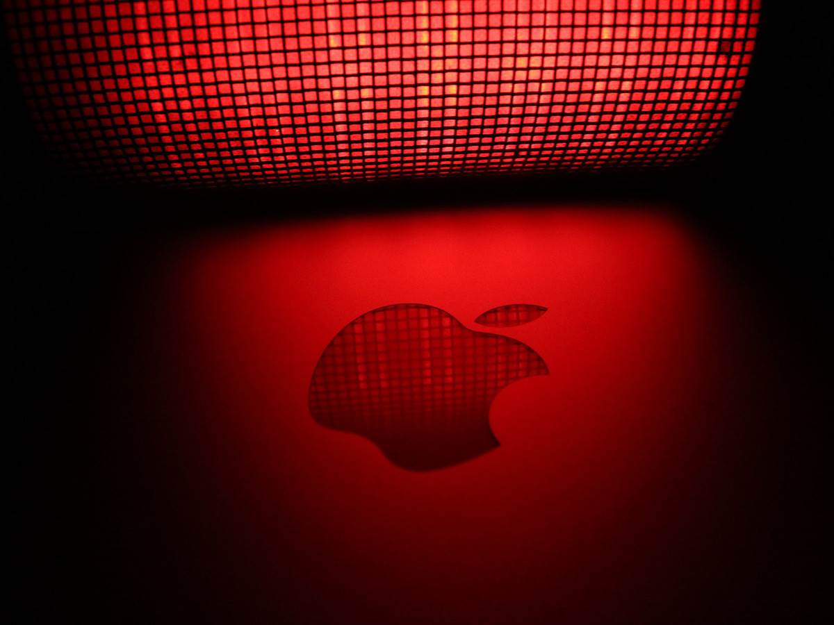  Apple spema savitljivi iPhone: Načekaćemo se, konkurencija može mirno da spava 