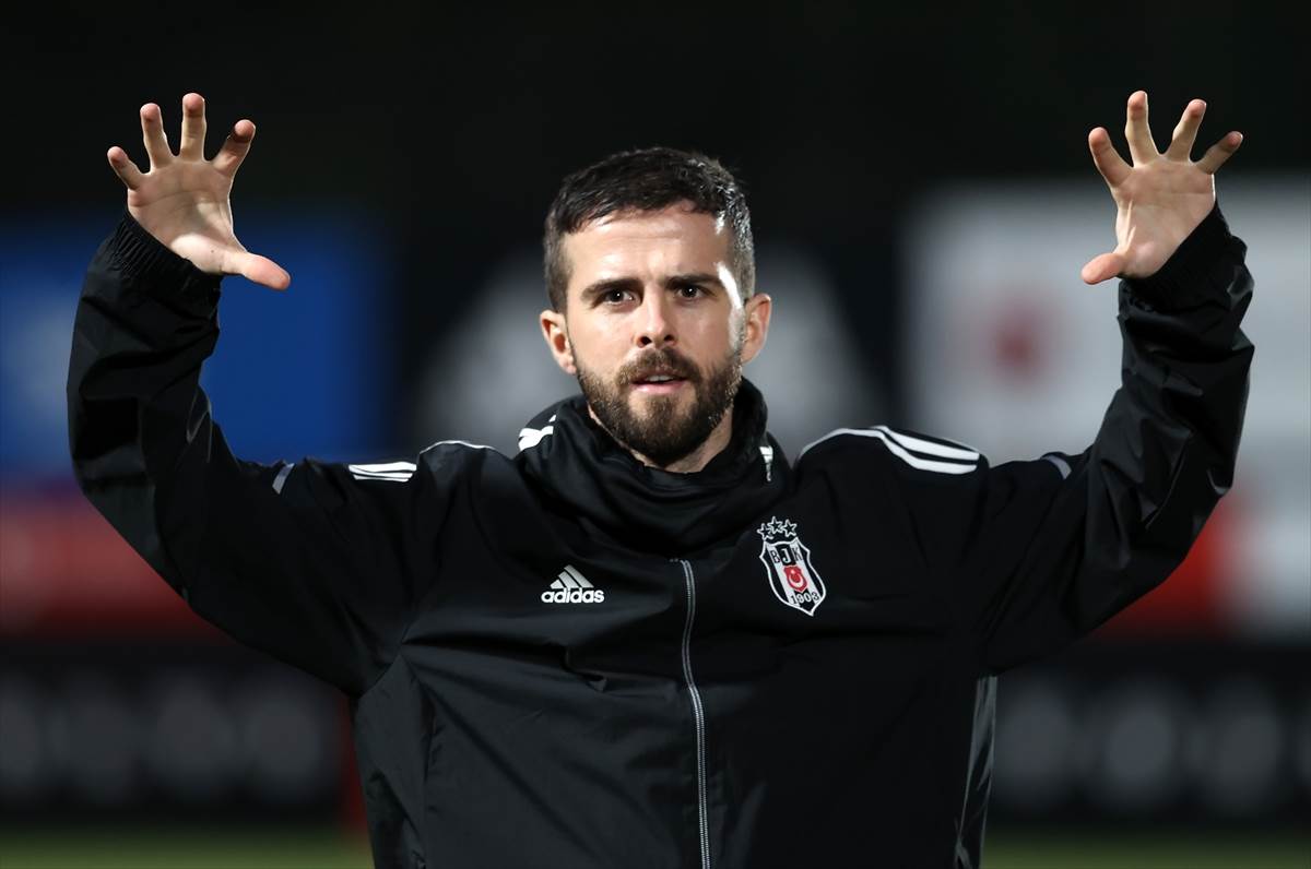  Miralem Pjanić ponuđen Napoliju 