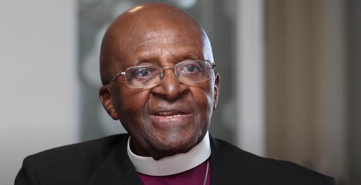  Preminuo Desmond Tutu 