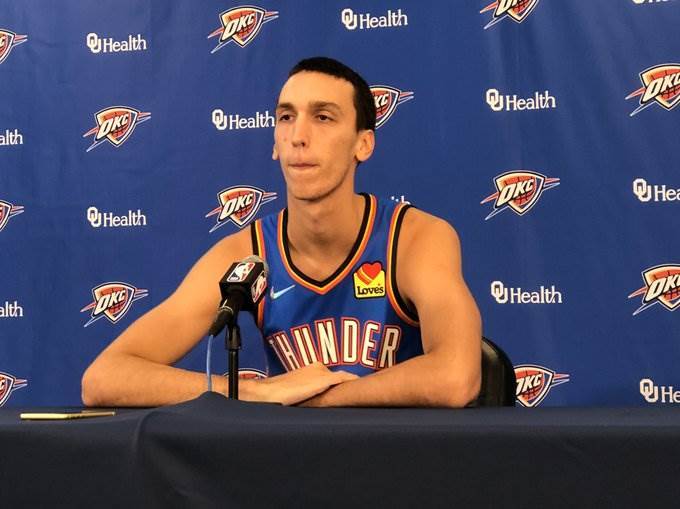  Aleksej Pokuševski ima koronu 