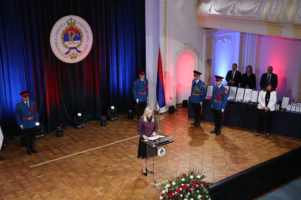  Pogledajte listu: Predsjednica RS dodijelila odlikovanja za doprinos Srpskoj 