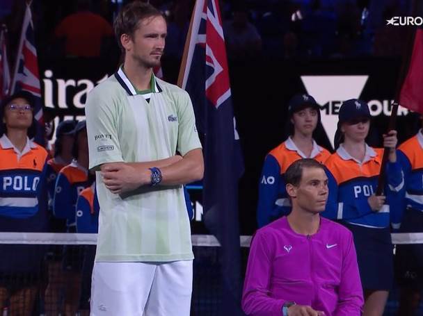  Rafael-Nadal-morao-da-sedne-posle-finala-Australijan-opena 