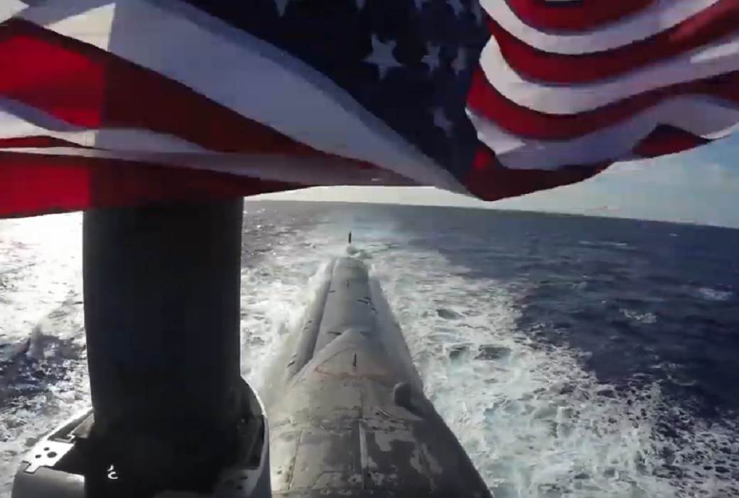  Američka podmornica u ruskim vodama 