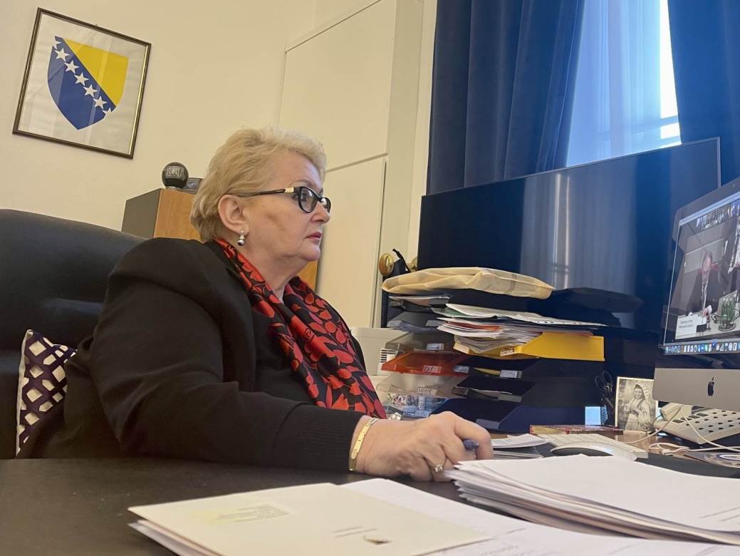 Bisera Turković dobila pismo u kojem se prijeti njoj i Šmitu Bisera Turković dobila pismo u kojem se prijeti njoj i Šmitu